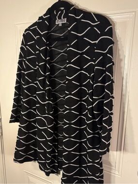 JM Collection Black Cardigan with White Wave Pattern